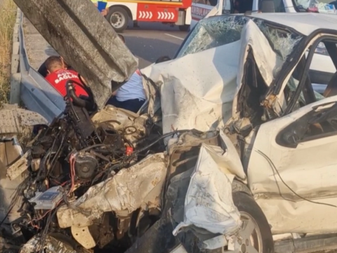 Bu aractan yarali kurtuldular IubmrK6E
